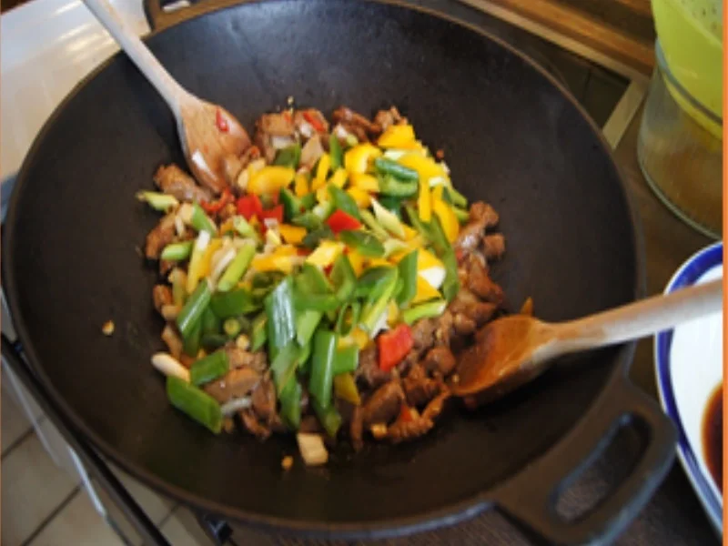 Mie-Nudeln mit Schweinefilet-Geschnetzeltem und Gemüse - Rezept - Bild Nr. 15