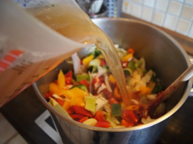 Herzhafte Schlankmacher-Maxigemüse-Suppe - Rezept - Bild Nr. 17