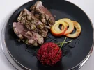 Marinierte Gänsebrust an einem roten Beet mit karamellisierten Äpfeln - Rezept - Bild Nr. 13661