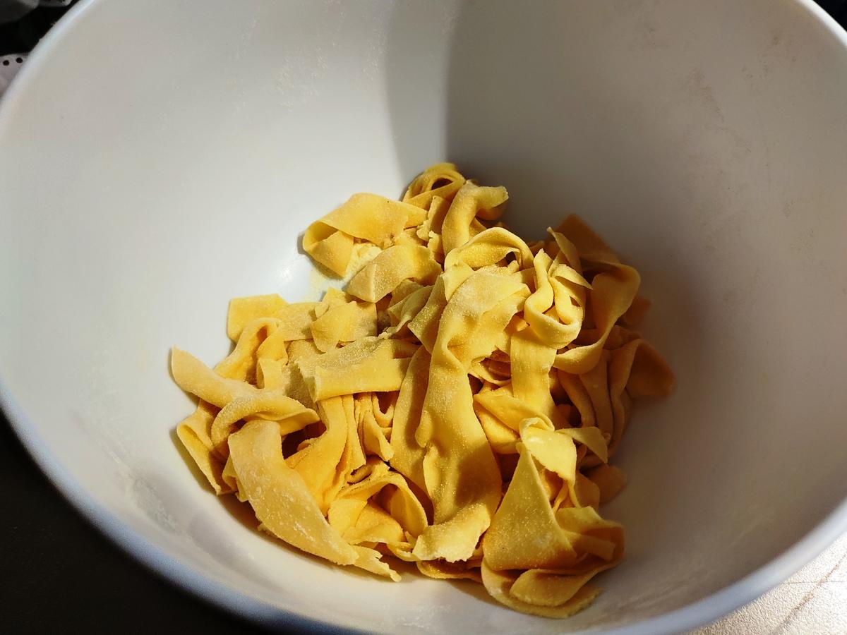 Ragout vom Schweineherz auf Papardelle - Rezept - Bild Nr. 4