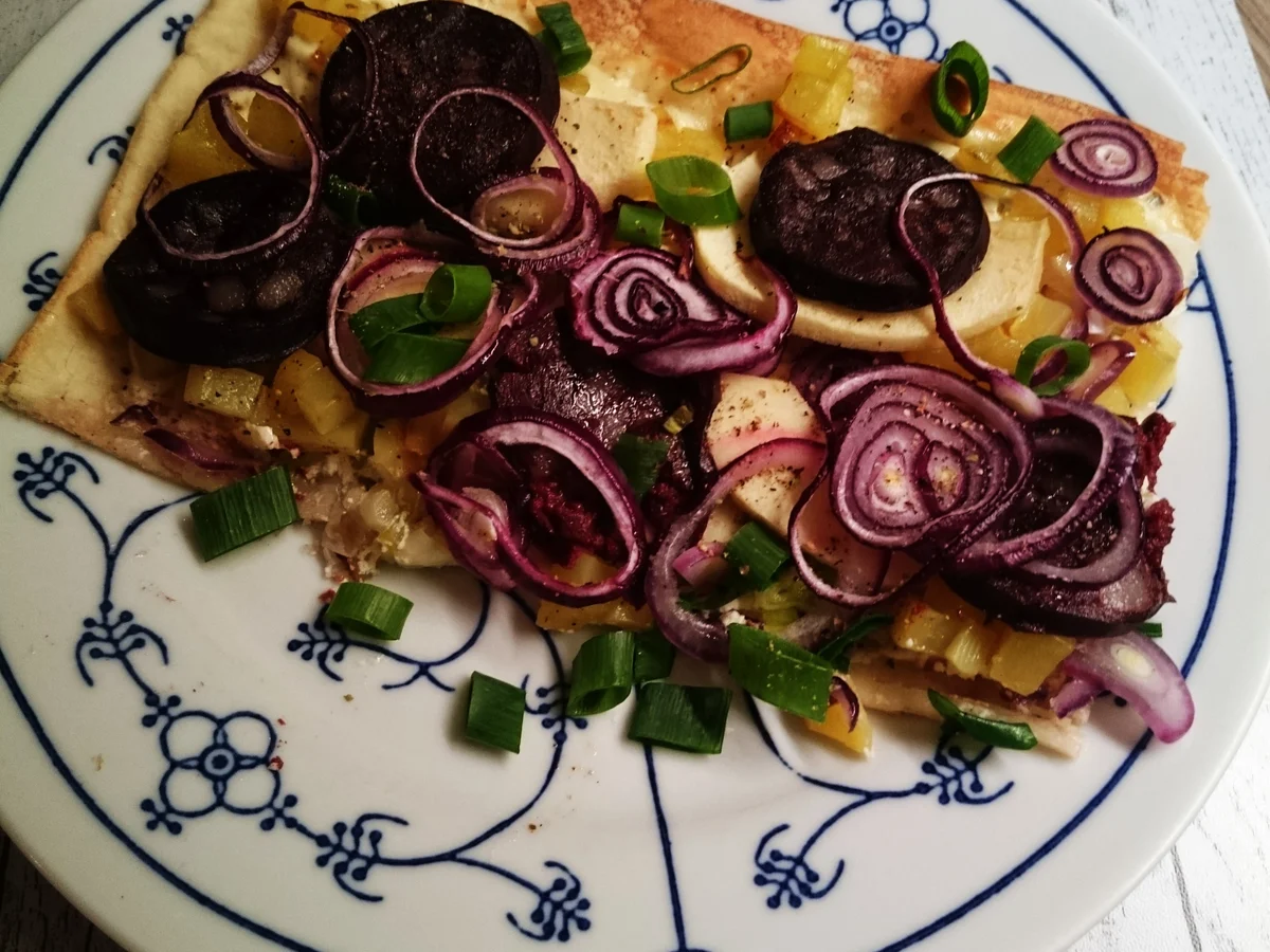 Himmel und Erde als Flammkuchen - Rezept - Bild Nr. 13667