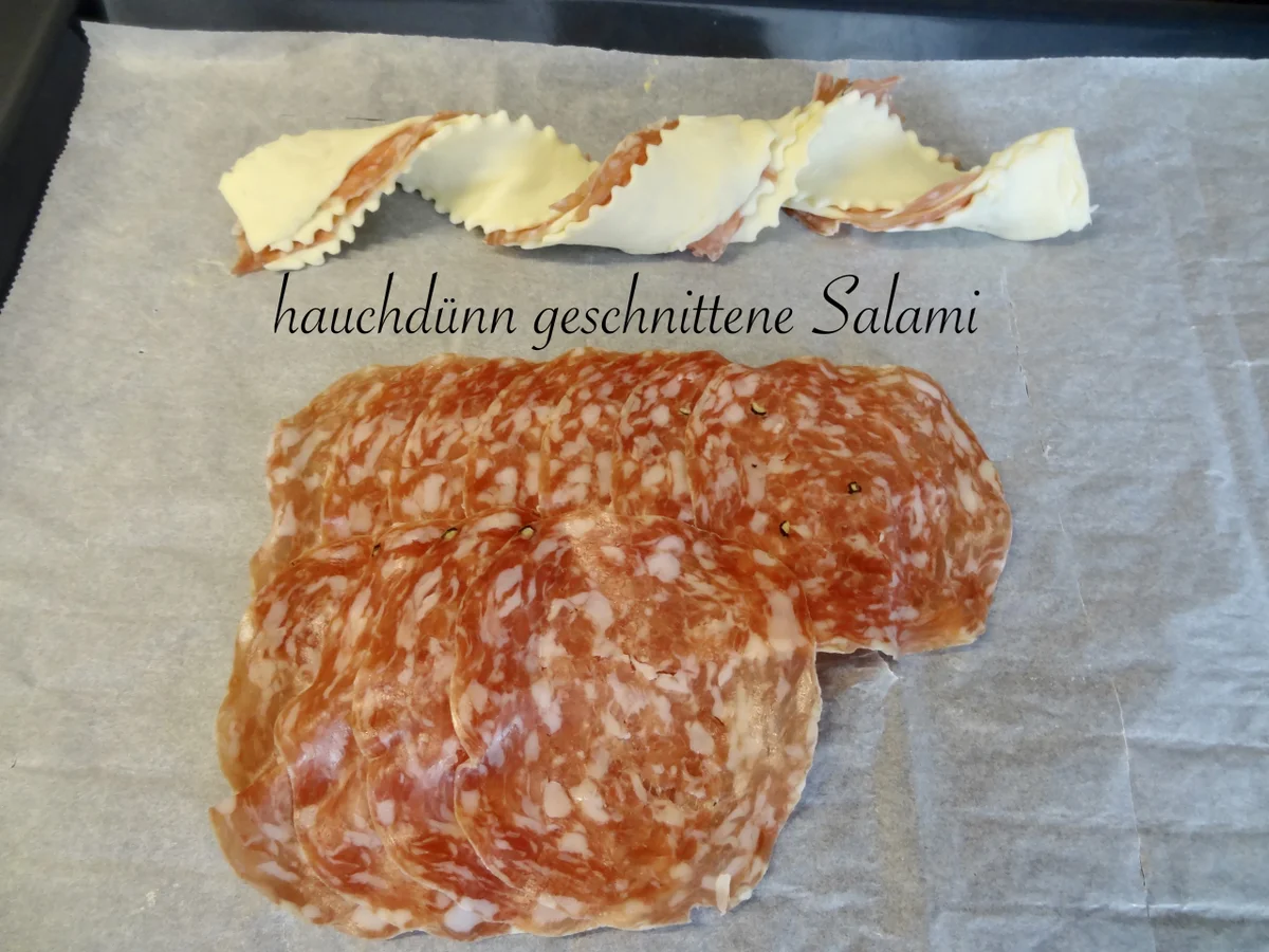 Rezept: dreierlei gefüllte Blätterteig Stangerl zur Kartoffelsuppe Bild Nr. 13678 dreierlei gefüllte Blätterteig Stangerl zur Kartoffelsuppe - Rezept - Bild Nr. 13678