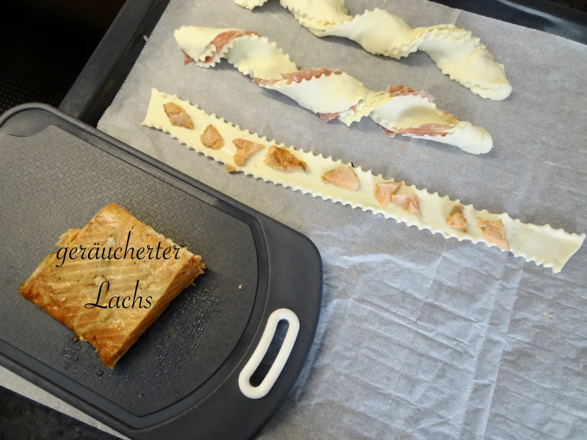 Rezept: dreierlei gefüllte Blätterteig Stangerl zur Kartoffelsuppe Bild Nr. 13680 dreierlei gefüllte Blätterteig Stangerl zur Kartoffelsuppe - Rezept - Bild Nr. 13680