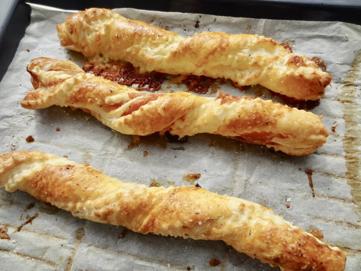 Rezept: dreierlei gefüllte Blätterteig Stangerl zur Kartoffelsuppe Bild Nr. 13682 dreierlei gefüllte Blätterteig Stangerl zur Kartoffelsuppe - Rezept - Bild Nr. 13682