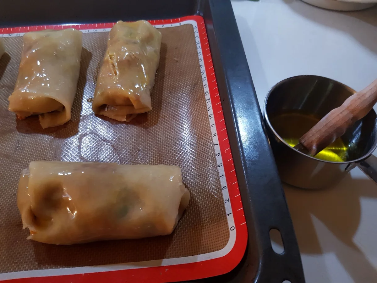 Shrimps-Rolls aus dem Ofen mit fruchtigem Salat - Rezept - Bild Nr. 13697