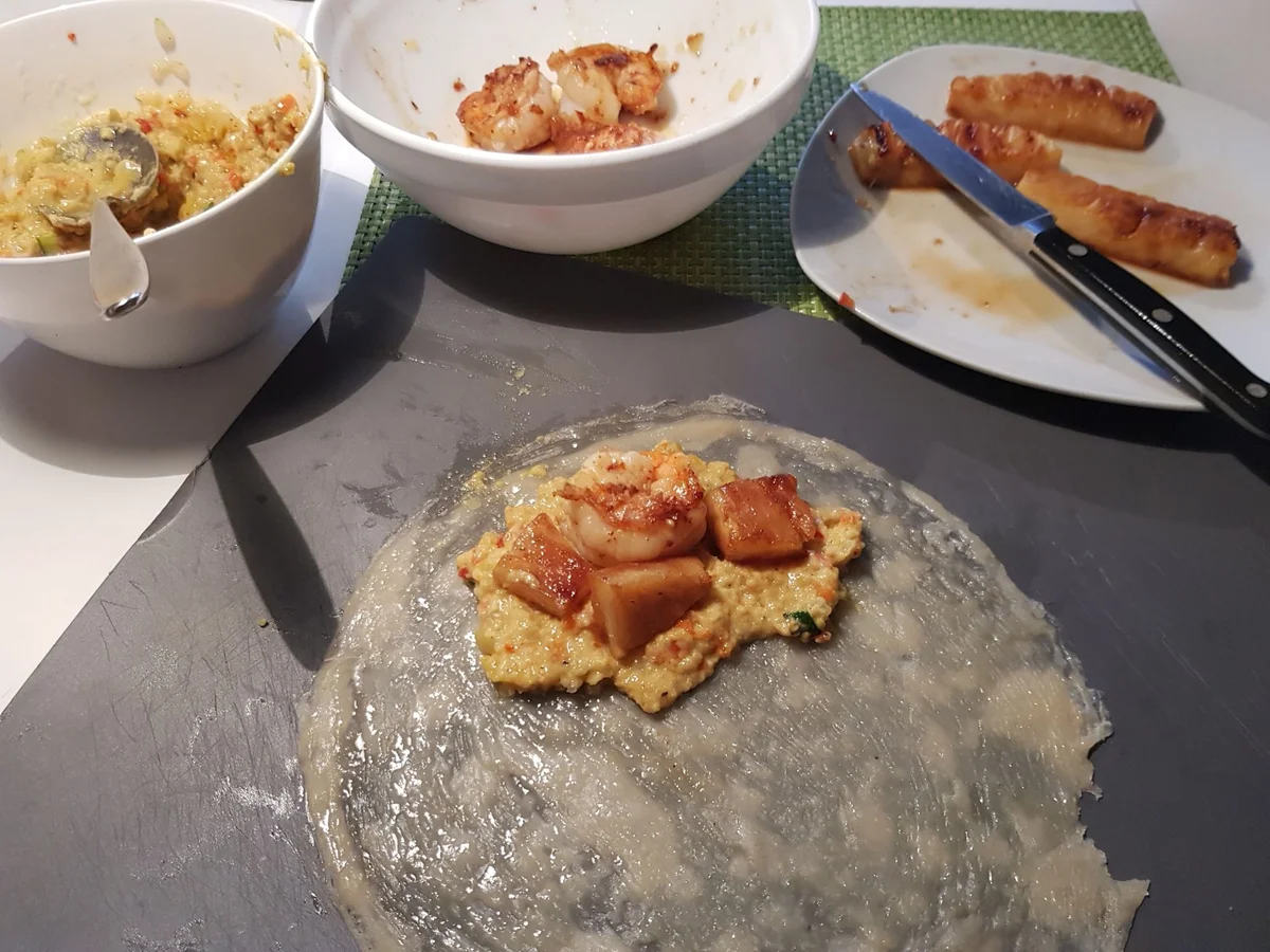 Shrimps-Rolls aus dem Ofen mit fruchtigem Salat - Rezept - Bild Nr. 13698