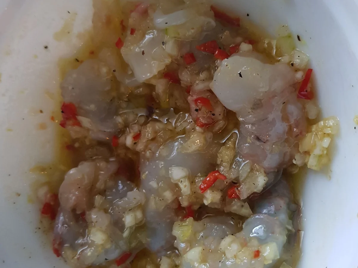 Shrimps-Rolls aus dem Ofen mit fruchtigem Salat - Rezept - Bild Nr. 13707