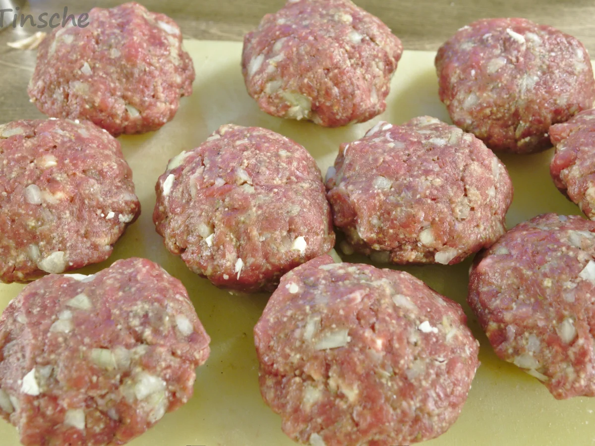 Rezept: Bifteki in Metaxasoße auf meine Art ;-) Bild Nr. 13696 Bifteki in Metaxasoße auf meine Art ;-) - Rezept - Bild Nr. 13696