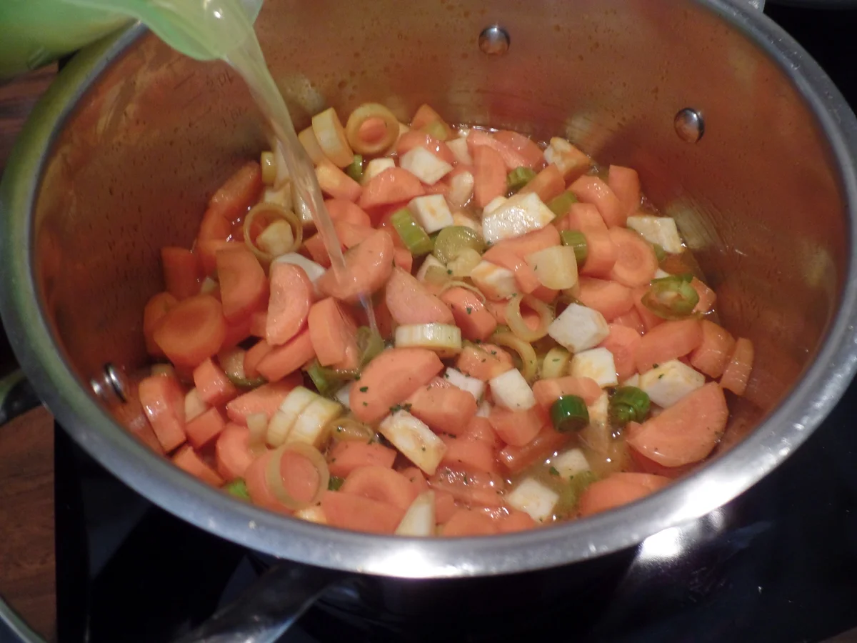 Ungarische Gemüsesuppe - Rezept - Bild Nr. 13707