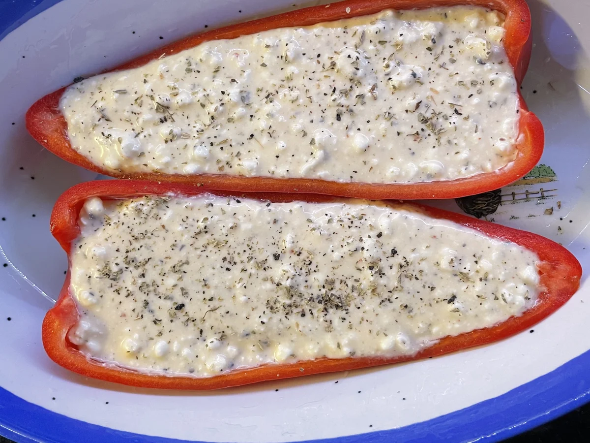 Rezept: Gefüllte Rote Spitzpaprika Bild Nr. 8 Gefüllte Rote Spitzpaprika - Rezept - Bild Nr. 8