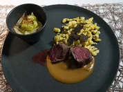 Hirschfilet mit getrüffelten Spätzle dazu Salat vom Wintergemüse - Rezept - Bild Nr. 13702