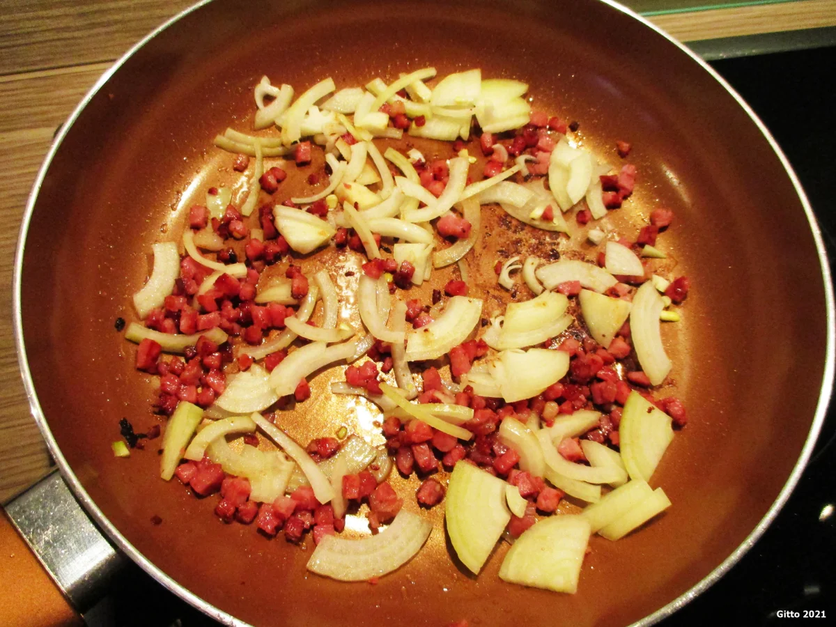 Rezept: Spaghetti mit Pfifferlingscarbonara nach meiner Art. Bild Nr. 13703 Spaghetti mit Pfifferlingscarbonara nach meiner Art. - Rezept - Bild Nr. 13703