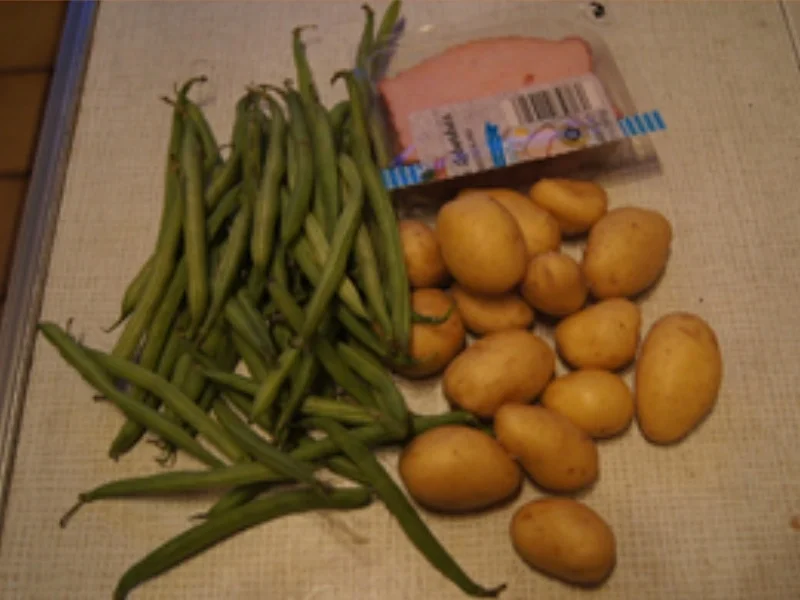 Rezept: Gebräunter Leberkäse mit Buschbohnen und Petersilien-Drillingen Bild Nr. 3 Gebräunter Leberkäse mit Buschbohnen und Petersilien-Drillingen - Rezept - Bild Nr. 3