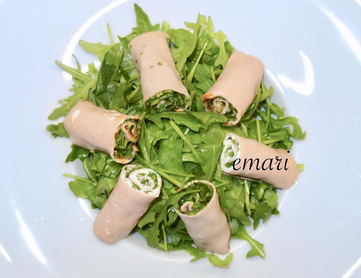 gefüllte Neuburger Röllchen im Rucola Salatbett - Rezept - Bild Nr. 13703