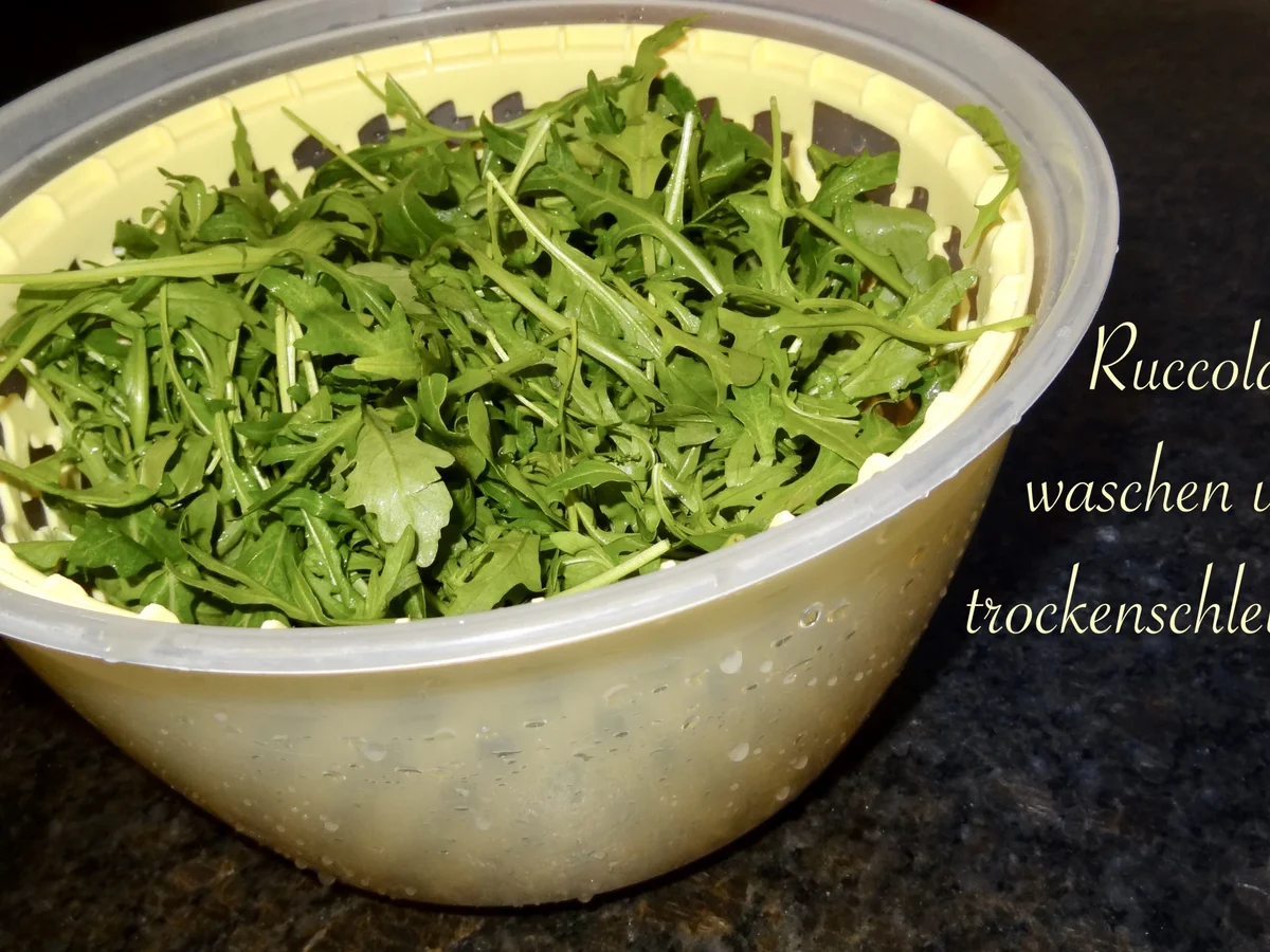 gefüllte Neuburger Röllchen im Rucola Salatbett - Rezept - Bild Nr. 13709