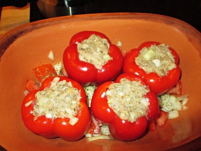 Paprikaschoten gefüllt mit Fisch - Rezept - Bild Nr. 13704