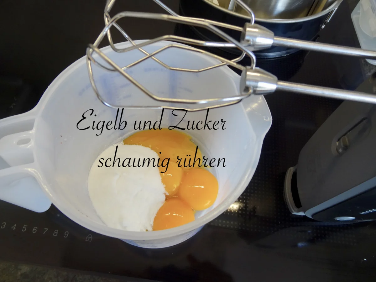 Rezept: Walnußtorte mit Likörglasur Bild Nr. 17 Walnußtorte mit Likörglasur - Rezept - Bild Nr. 17