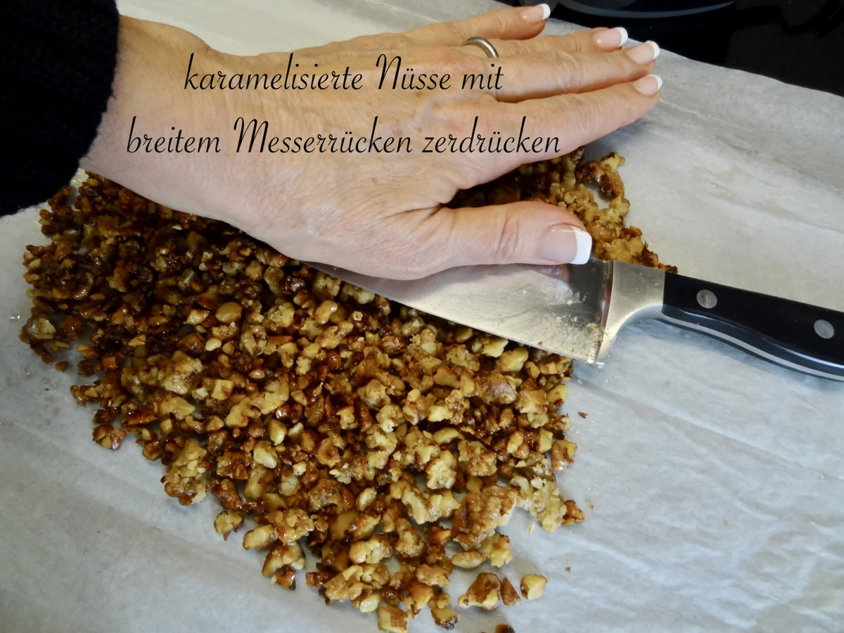 Rezept: Walnußtorte mit Likörglasur Bild Nr. 21 Walnußtorte mit Likörglasur - Rezept - Bild Nr. 21