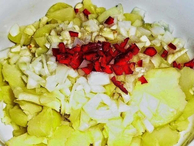 Rezept: Fleisch-Kartoffelsalat mediterran - (Resteverwertung) Bild Nr. 13708 Fleisch-Kartoffelsalat mediterran - (Resteverwertung) - Rezept - Bild Nr. 13708