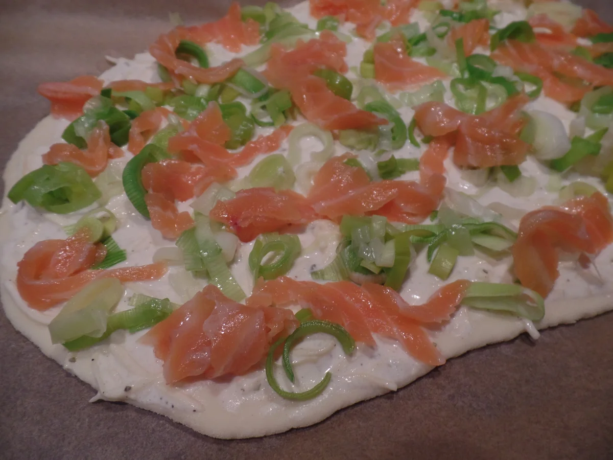 Flammkuchen mit Lauch und Lachs - Rezept - Bild Nr. 13720