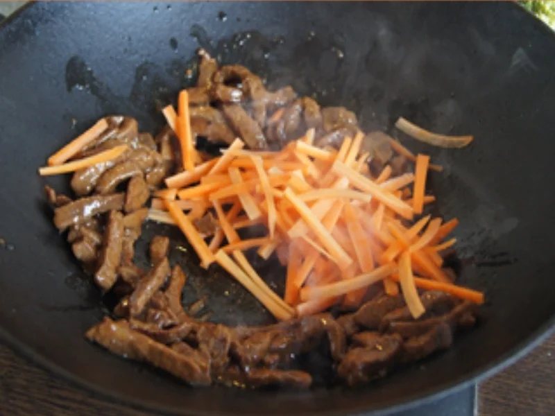 Rinderfilet mit Brokkoli im Wok - Rezept - Bild Nr. 13717