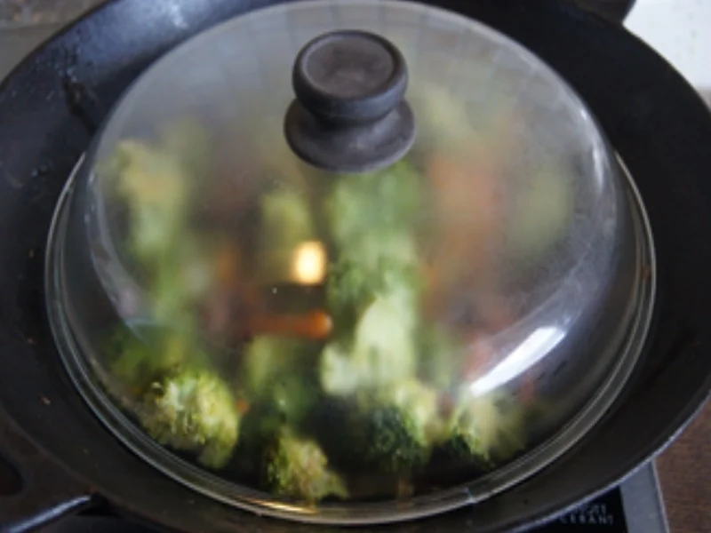 Rinderfilet mit Brokkoli im Wok - Rezept - Bild Nr. 13720