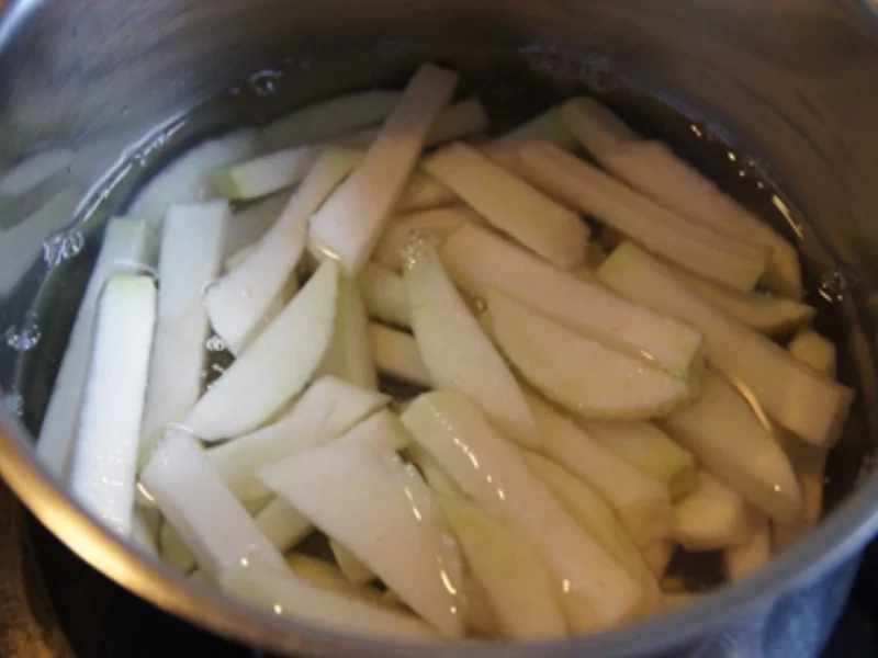 Rezept: Seelachsfilet mit Rahmkohlrabi und Möhren-Kartoffel-Stampf Bild Nr. 13712 Seelachsfilet mit Rahmkohlrabi und Möhren-Kartoffel-Stampf - Rezept - Bild Nr. 13712