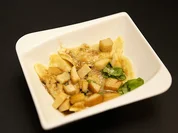 Ravioli gefüllt mit Duxelles in einer Pilzreduktion - Rezept - Bild Nr. 2