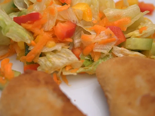 Rezept: Rissóis com Salada Bild Nr. 2 Rissóis com Salada - Rezept - Bild Nr. 2