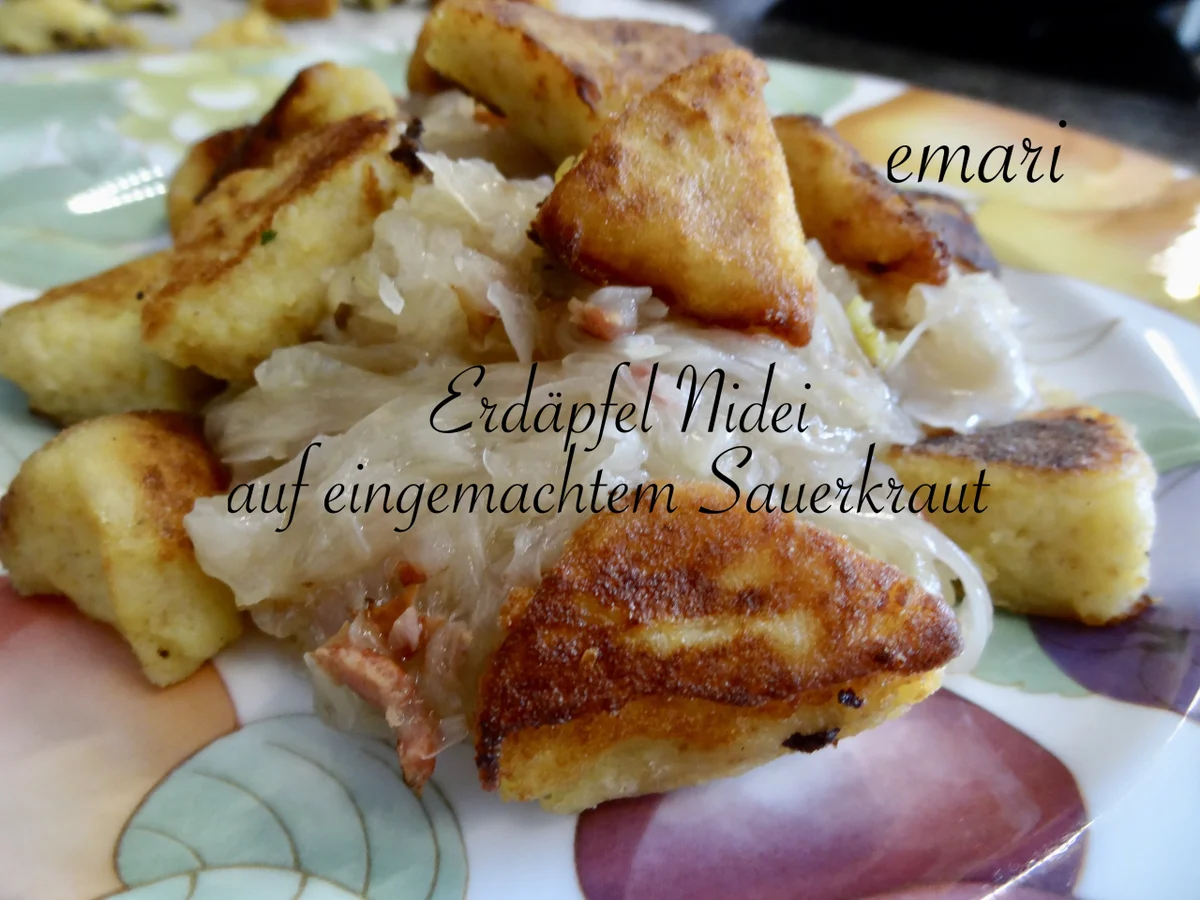 Pinzgauer Erdäpfel Nidei - serviert auf eingemachtem Sauerkraut - Rezept - Bild Nr. 13784