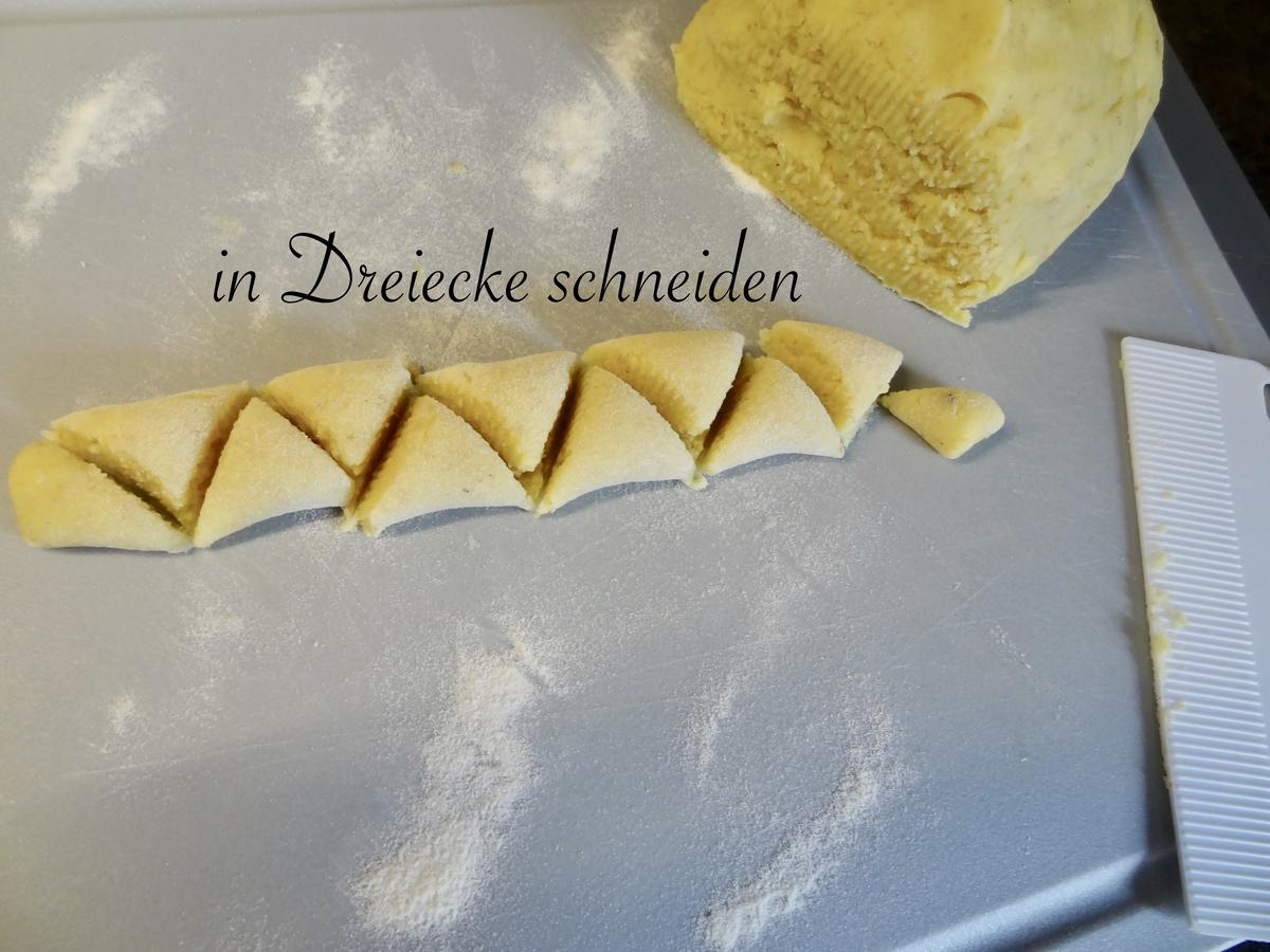 Pinzgauer Erdäpfel Nidei - serviert auf eingemachtem Sauerkraut - Rezept - Bild Nr. 13791