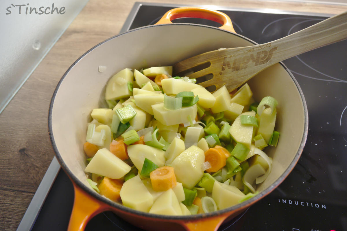 Badische Kartoffelsuppe mit Apfelküchle - Rezept - Bild Nr. 2