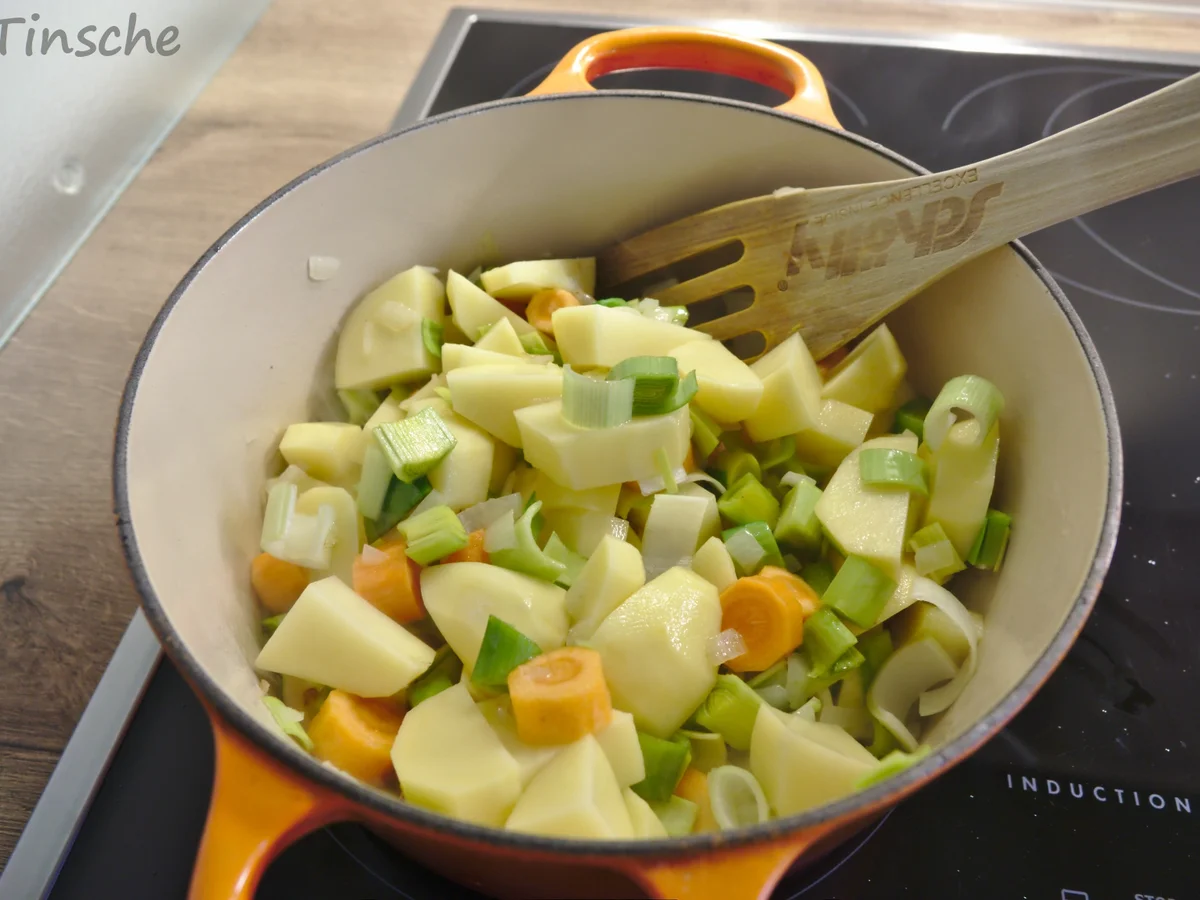 Badische Kartoffelsuppe mit Apfelküchle - Rezept - Bild Nr. 2