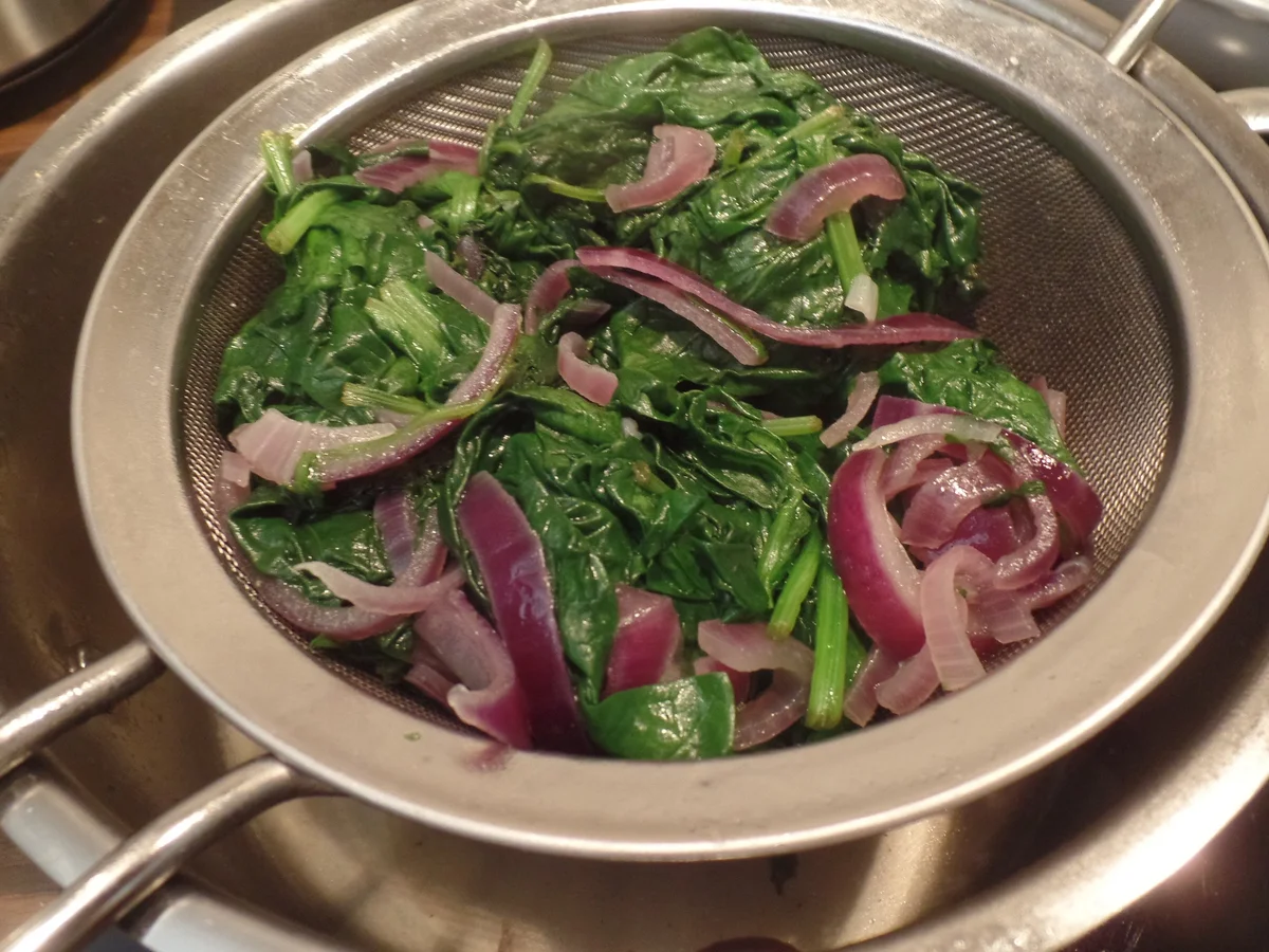 Spinat-Pizza mit Fischstäbchen - Rezept - Bild Nr. 13759