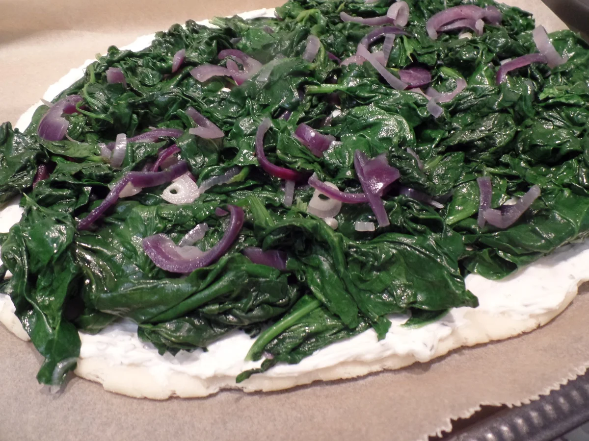 Spinat-Pizza mit Fischstäbchen - Rezept - Bild Nr. 13764