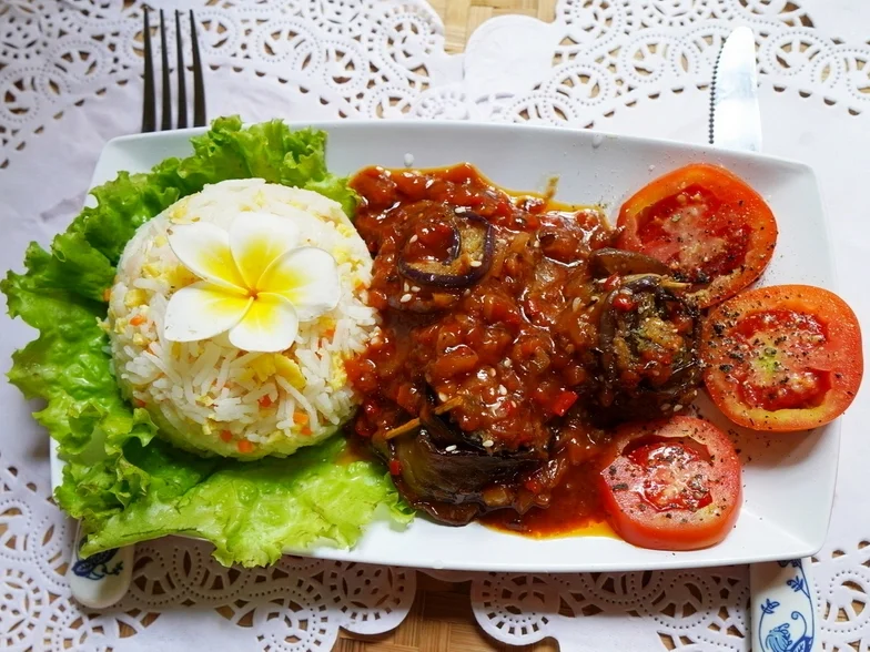 Auberginenröllchen in Tomatensauce - Rezept - Bild Nr. 3