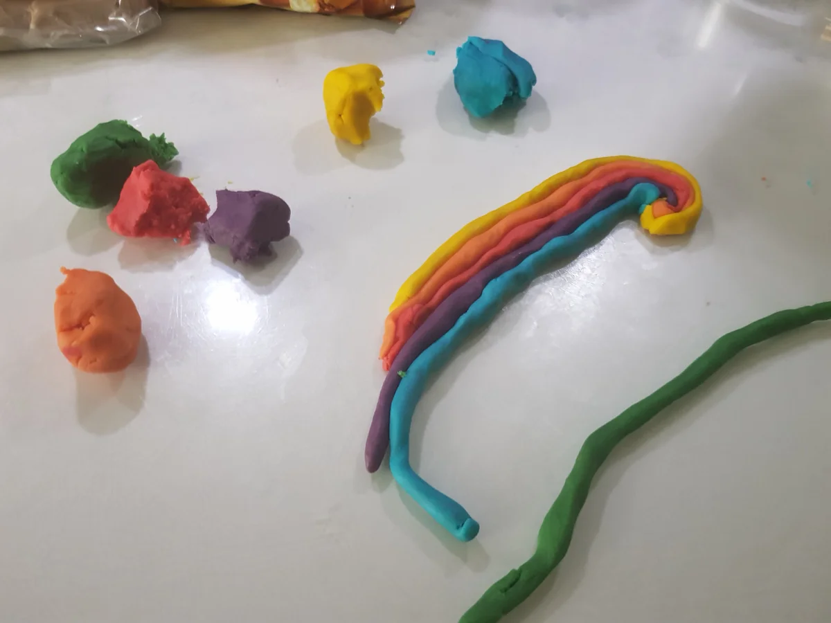 Rezept: Bunte Ostereier-Plätzchen und Keks-Lollis mit Zuckerkruste Bild Nr. 13779 Bunte Ostereier-Plätzchen und Keks-Lollis mit Zuckerkruste - Rezept - Bild Nr. 13779