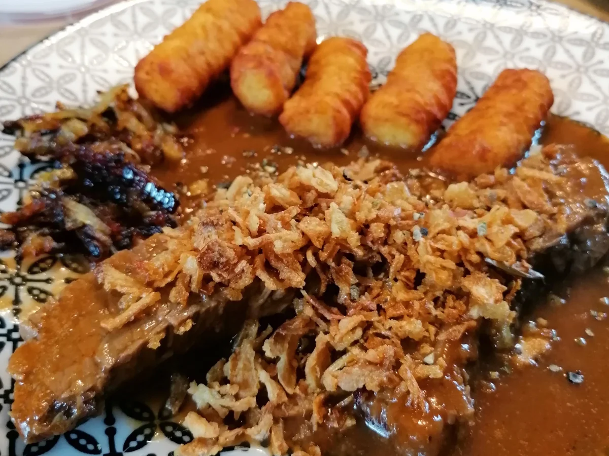 Zwiebelrostbraten geschmort in der Cocotte - Rezept - Bild Nr. 13983