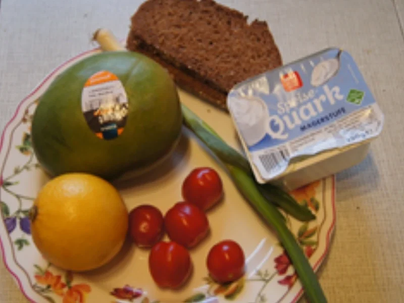 Vollkornbrot mit Rispentomaten und Mango - Rezept - Bild Nr. 3