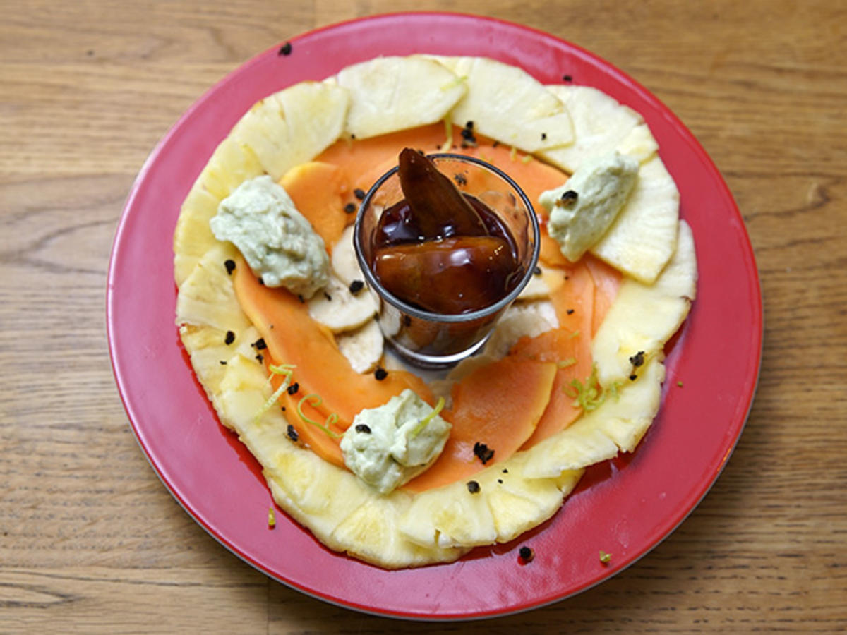 Avocadomousse auf Bananen-Ananas-Papaya-Carpaccio mit Feigenrelish - Rezept - Bild Nr. 2