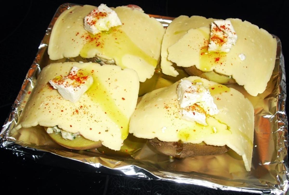 Kartoffeln gefüllt mit Garnelen in frischer Kräuter-Creme - Rezept - Bild Nr. 13784