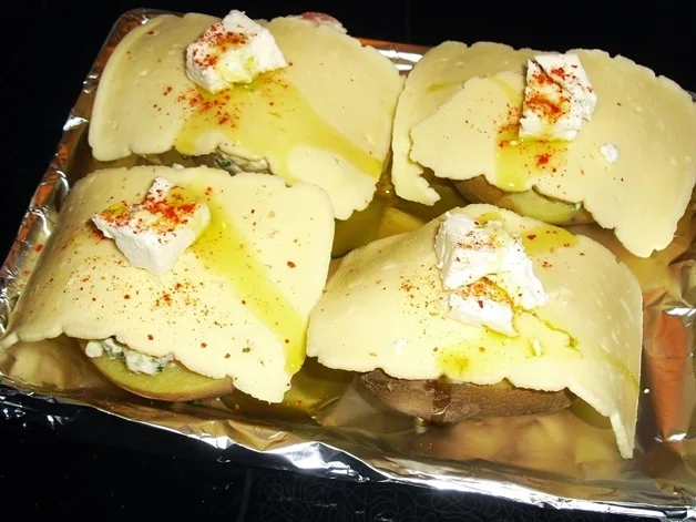 Kartoffeln gefüllt mit Garnelen in frischer Kräuter-Creme - Rezept - Bild Nr. 13784