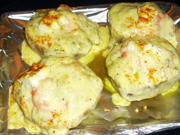 Kartoffeln gefüllt mit Garnelen in frischer Kräuter-Creme - Rezept - Bild Nr. 13785