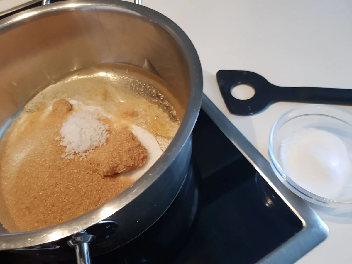 Knusper-Karamell-Ostereier mit Minz-Schoko-Deko - Rezept - Bild Nr. 13794