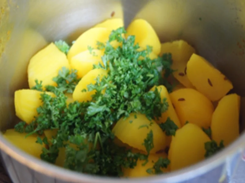 Rotbarschfilet mit grünen Spargel und Petersilien-Kartoffeln - Rezept - Bild Nr. 11