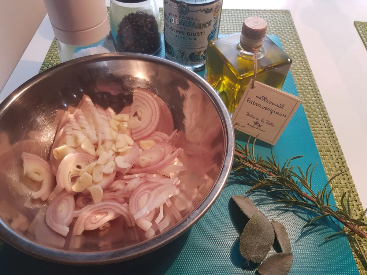 Rezept: Putengeschnetzeltes mit Aceto-Balsamico, mediterran Bild Nr. 13802 Putengeschnetzeltes mit Aceto-Balsamico, mediterran - Rezept - Bild Nr. 13802