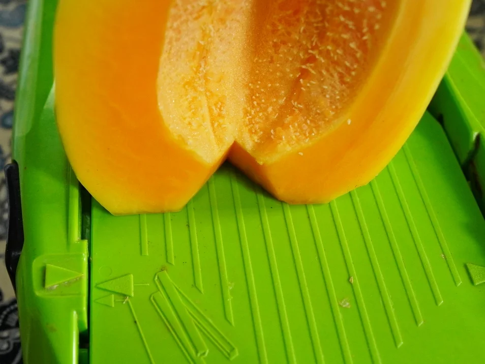 Rezept: Würziger Papayasalat mit Lachs ala Lotus-Garden Bild Nr. 13797 Würziger Papayasalat mit Lachs ala Lotus-Garden - Rezept - Bild Nr. 13797