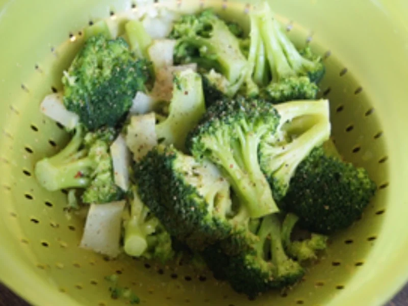 Rezept: Garnelen mit süßer Chilisauce, Brokkoli und Petersilien-Kartoffeln Bild Nr. 10 Garnelen mit süßer Chilisauce, Brokkoli und Petersilien-Kartoffeln - Rezept - Bild Nr. 10