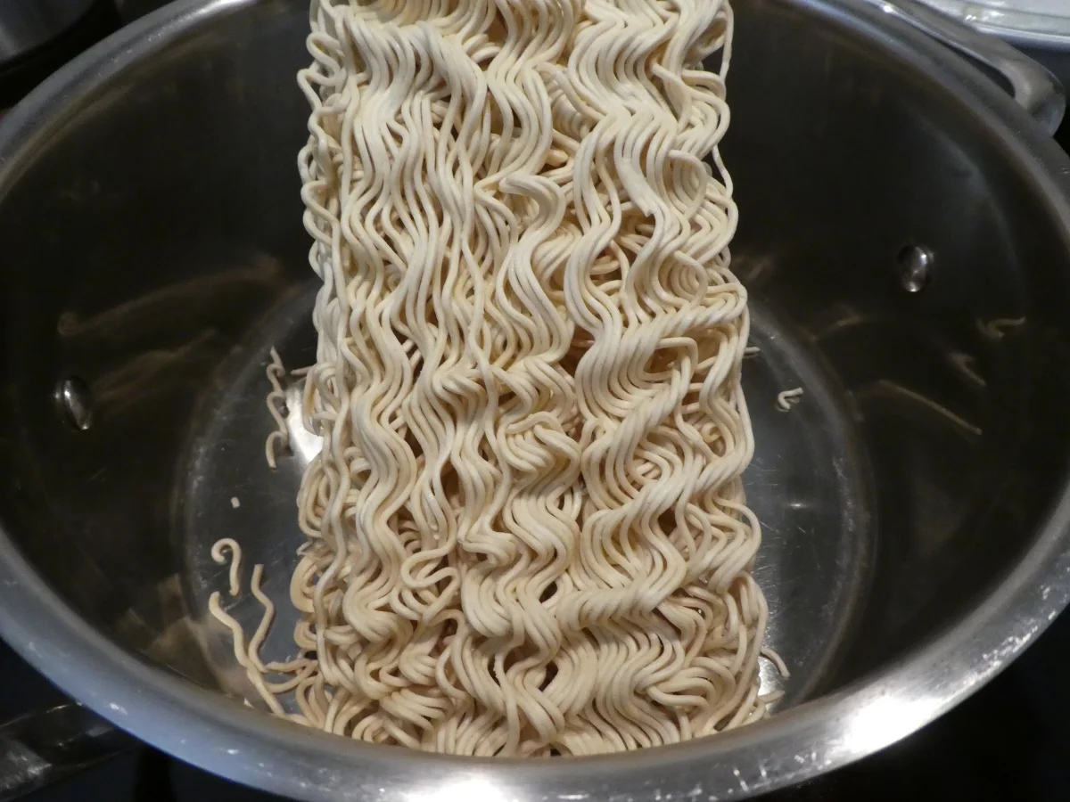 Rezept: Gebratene Asia-Nudeln mit Pilzen Bild Nr. 13796 Gebratene Asia-Nudeln mit Pilzen - Rezept - Bild Nr. 13796