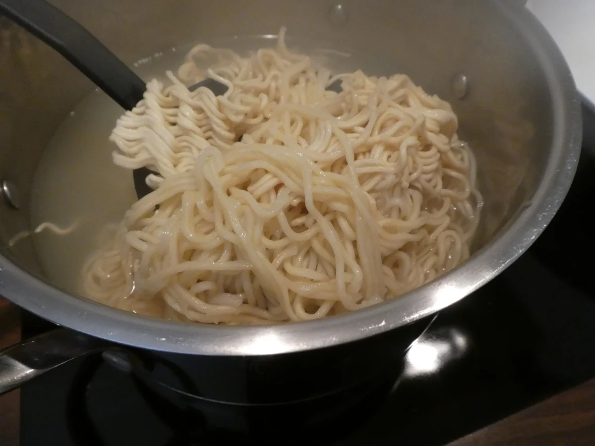 Rezept: Gebratene Asia-Nudeln mit Pilzen Bild Nr. 13797 Gebratene Asia-Nudeln mit Pilzen - Rezept - Bild Nr. 13797